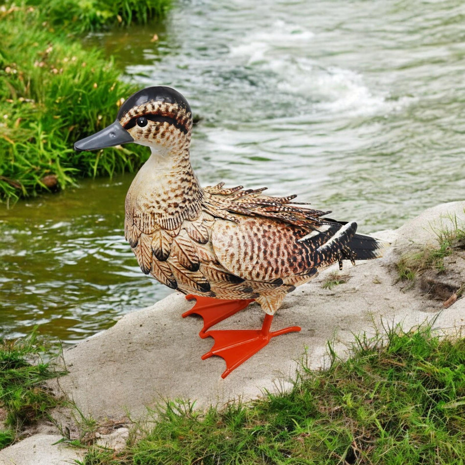 Metal Farmyard Female Duck – Handcrafted Rustic Duck Garden Ornament – Weather-Resistant Metal Duck Statue
