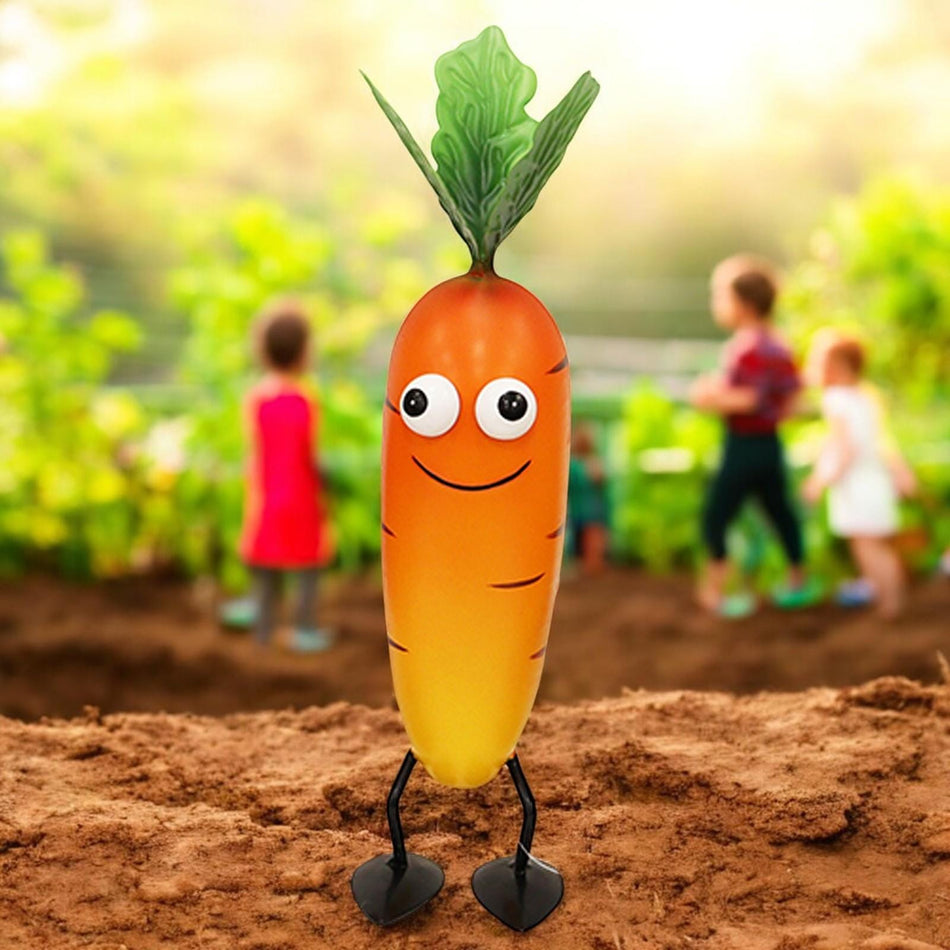 Metal Carrot Veggie Patch Pal – 25.5 x 8.5 x 6.5 CM | Fun & Whimsical Metal Garden Ornament |  Outdoor Carrot Decor for Vegetable Patches