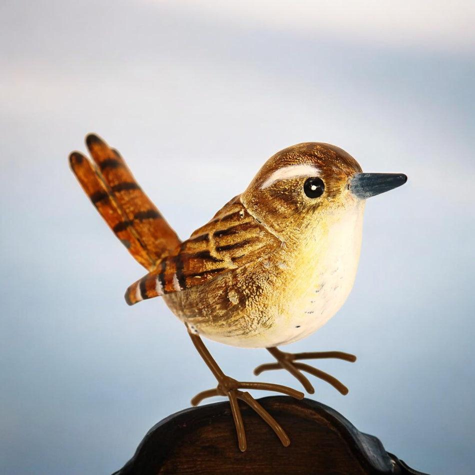 Epsom Door Handle Small Metal Wren (7cm x 5cm x 11.5cm) – Handcrafted Decorative Bird Ornament for Garden, Patio & Home Décor – Weather-Resistant Metal Wren Sculpture for Indoor & Outdoor Use