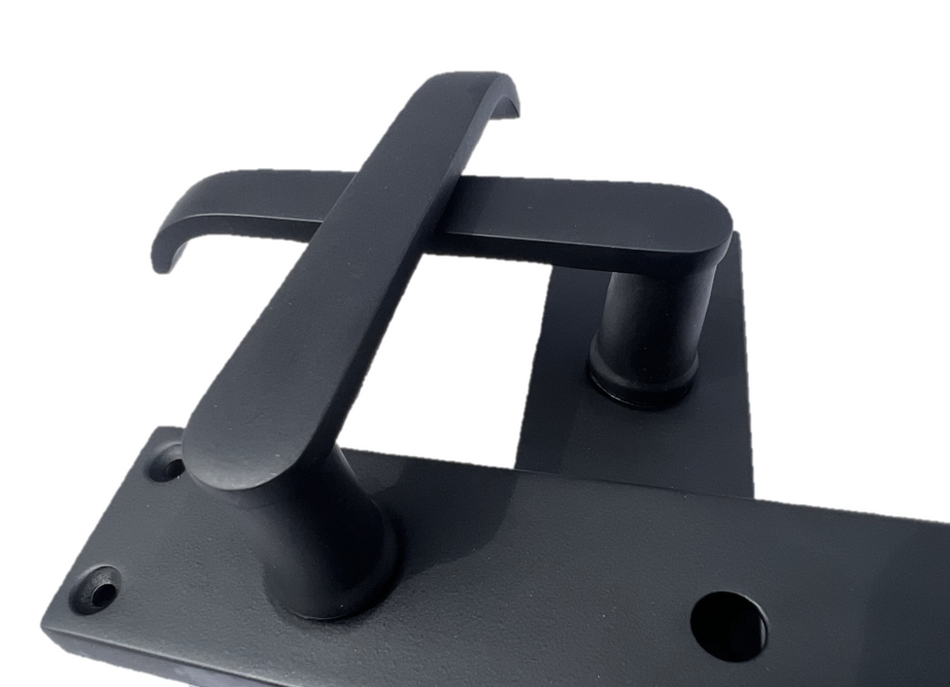 Victorian Straight Matt Black Bathroom Interior Door Handles + Bathroom Sash Lock 2 Pairs